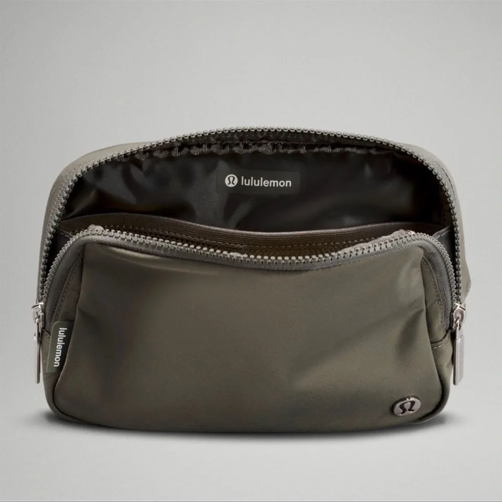 Lululemon Everywhere Belt Bag. NEW. Large 2L - Picture 5 of 12